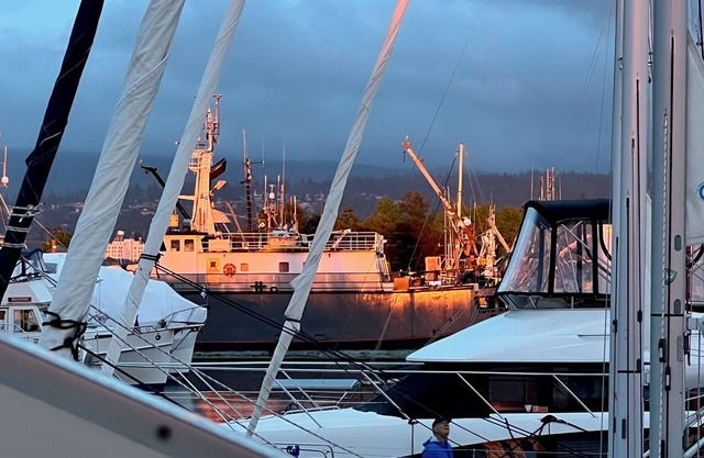 2-bedroom boat in Bellingham with stunning water views