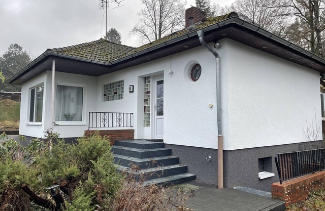 2 bedroom bungalow with kitchen, dining and living room with garden & terrace