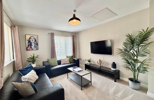 2 Bedroom Central Apartment