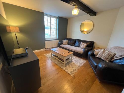 2 bedroom central apartment
