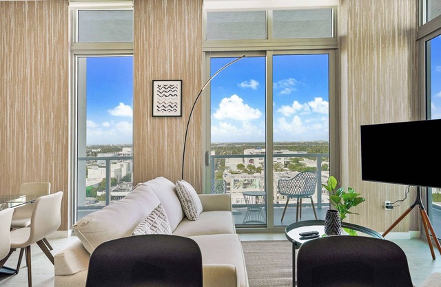 2 Bedroom -City View- Miami Design District - 1200