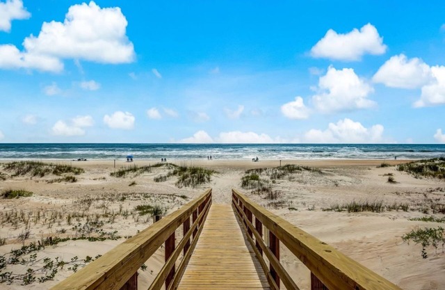 2-bedroom condo in beautiful St. Augustine Beach, steps to the beach