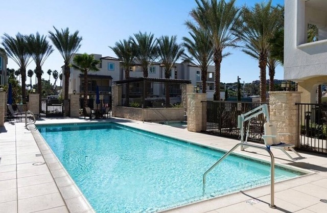 2 Bedroom Condo 460682 by Houzlet