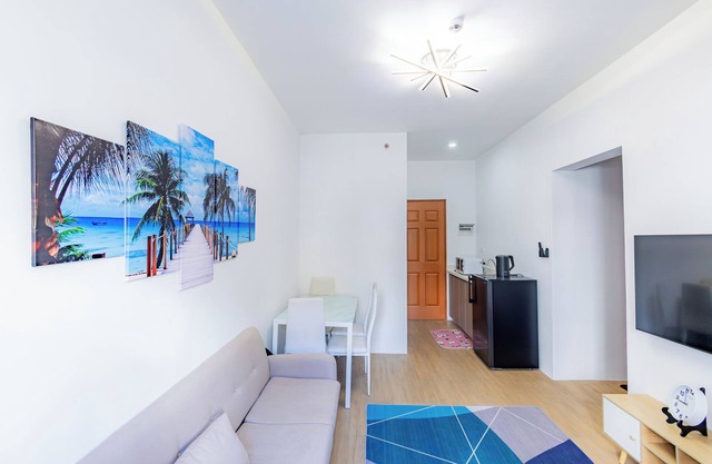 2-bedroom condo in welcoming Lapu-Lapu City with WiFi, AC,free parking/6person