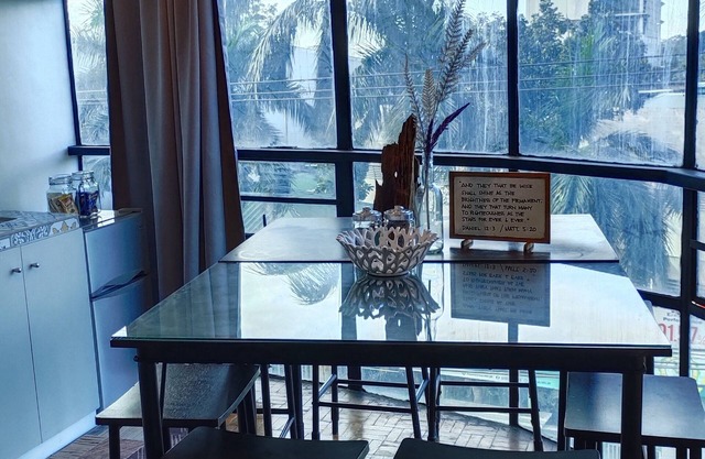 2 Bedroom condo unit near St. Luke's Medical Center, Quezon City