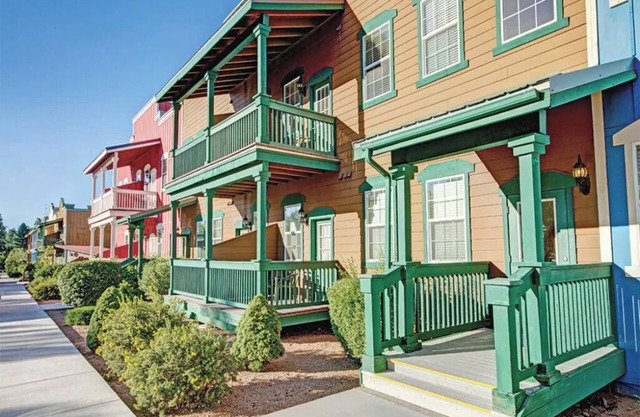 2 Bedroom Condo w/Kitchen at Old West Style Bison Ranch Resort!