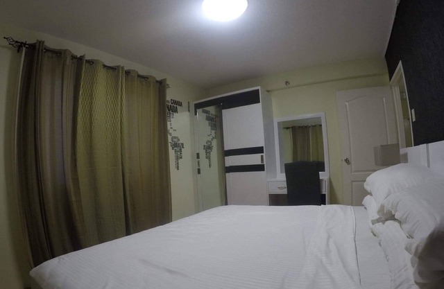 2 Bedroom Condominium with Kitchen and Bath