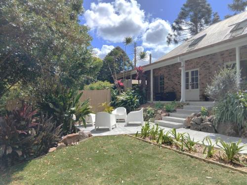 2 Bedroom Cottage with Private Garden