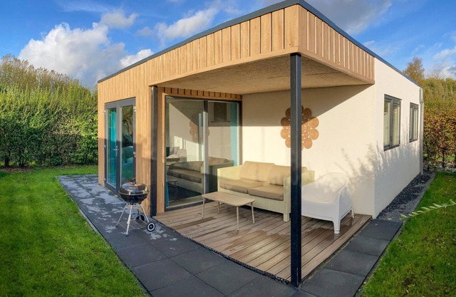 2 bedroom cozy home in Heinkenszand