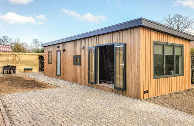 2 bedroom cozy home in Heinkenszand