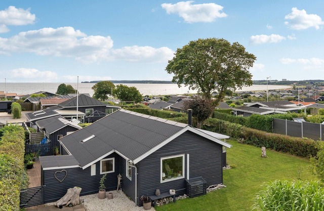 2 bedroom cozy home in Juelsminde