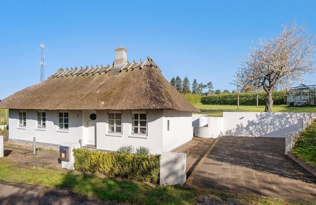 2 bedroom cozy home in Haarby