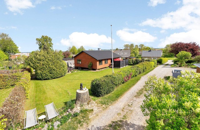 2 bedroom cozy home in Knebel