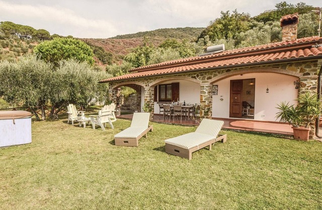 2 bedroom cozy home in Scarlino -GR-