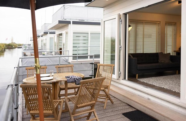 2 Bedroom Cozy Ship In Aalsmeer