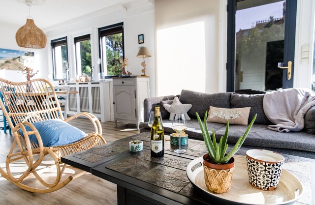 2-bedroom family home with garden near beach and shops