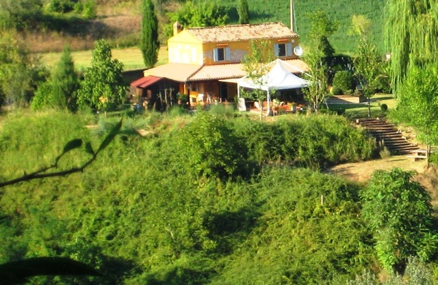 2 Bedroom Farmhouse in spacious Grounds, including gardens, woodland and river.