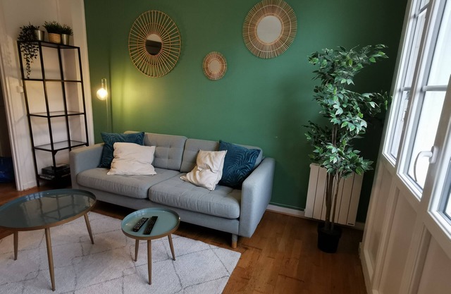 2 bedroom flat in the heart of the city centre of Caen