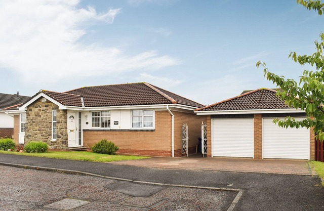 2 bedroom accommodation in Crawcrook, near Ryton