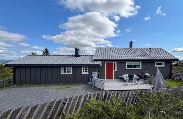 2 bedroom gorgeous home in Sjusjøen
