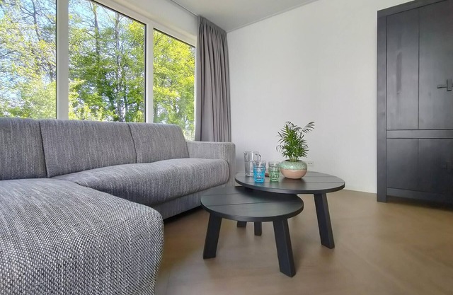 2 bedroom gorgeous home in Heinkenszand