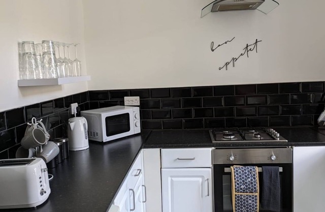 2-Bedroom House | Free Parking