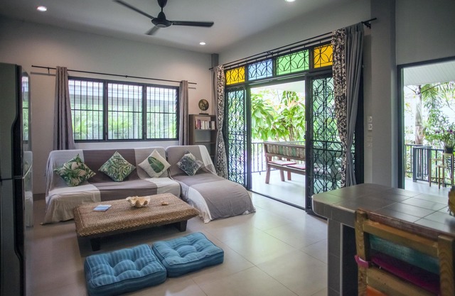 2-bedroom house 250 metres from the beach