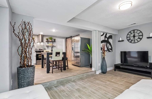 2 bedroom House in Clearwater w/access to Swimming Pool