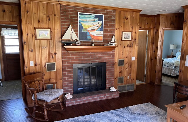2 Bedroom House in Clear View of Jenness Beach.