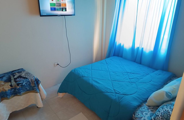 2-bedroom house in cool Canoa with AC