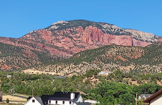 2-bedroom house in serene New Harmony with Zion views