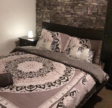2 bedroom house, Tunstall, Stoke-on-Trent.