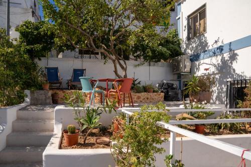 2-bedroom house w garden in heart of Ferragudo village