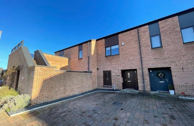 2 Bedroom House with Garden Next to River Tees