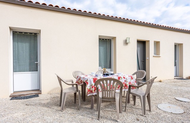2-Bedroom Independent Accommodation for 4 to 6 People, 20 Minutes from the Beach