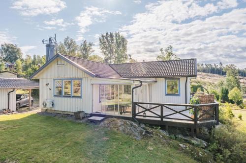 2 bedroom Lake house