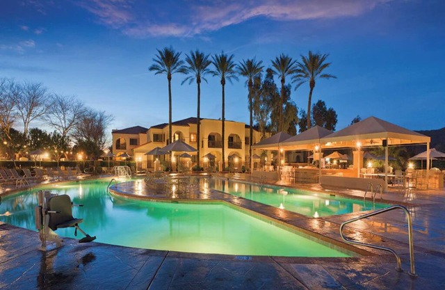 2 Bedroom Lockoff Unit, Sleeps 8, 2 Living Areas, at Legacy Golf Resort!