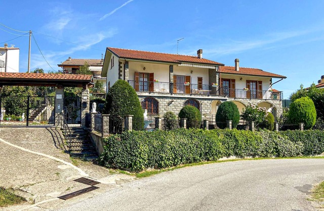 2 bedroom lovely apartment in Cembrano