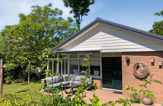 2 bedroom lovely home in Scherpenisse