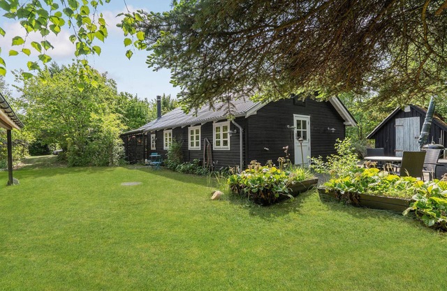 2 bedroom lovely home in Højslev