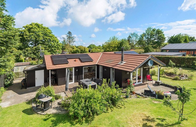 2 bedroom lovely home in Malling