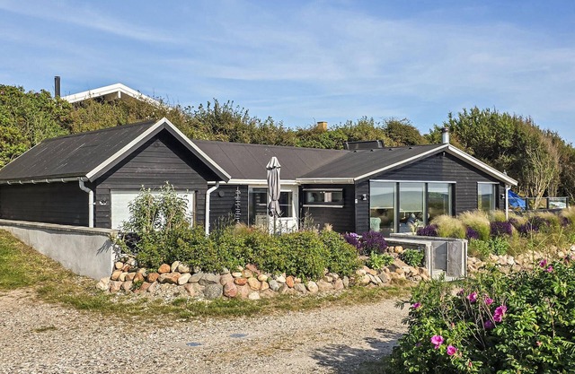 2 bedroom lovely home in Assens