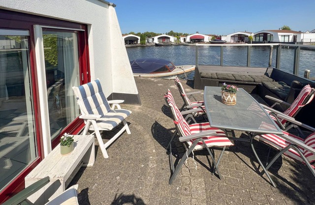 2 bedroom lovely home in Lemmer