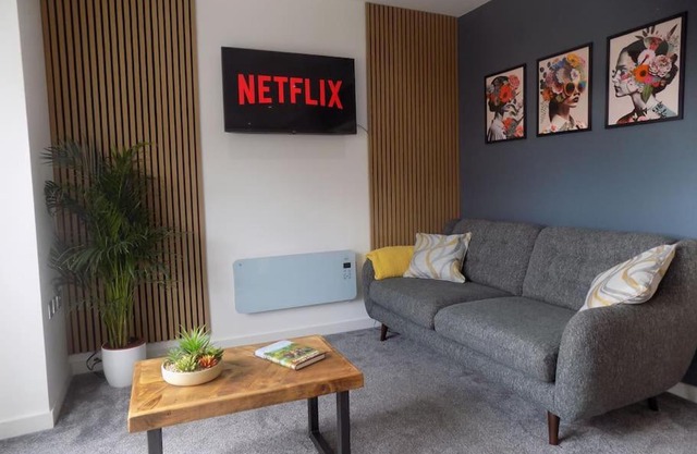 2 Bedroom Luxury City Centre Apt