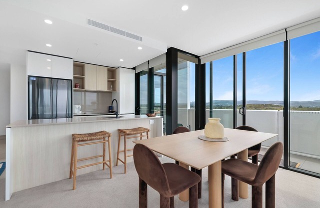 2 Bedroom Luxury in Burleigh Heads!