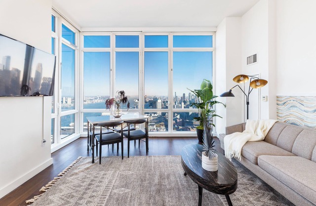 2 Bedroom-Manhattan BIG Apple