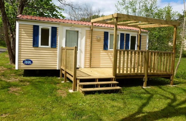 2-bedroom mobile home - semi-covered terrace sleeps 5