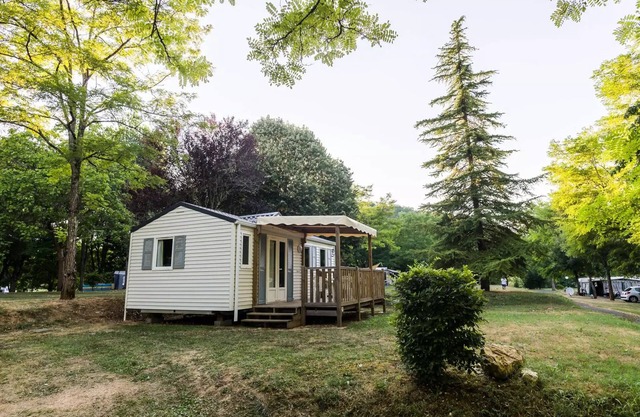2-bedroom mobile home CONFORT - semi-covered terrace sleeps 4