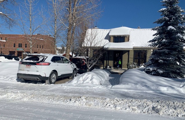 2 Bedroom - Mountain Contemporary - Great Location Walking Distance to Downtown