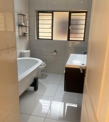 2 Bedroom Near Monte Casino